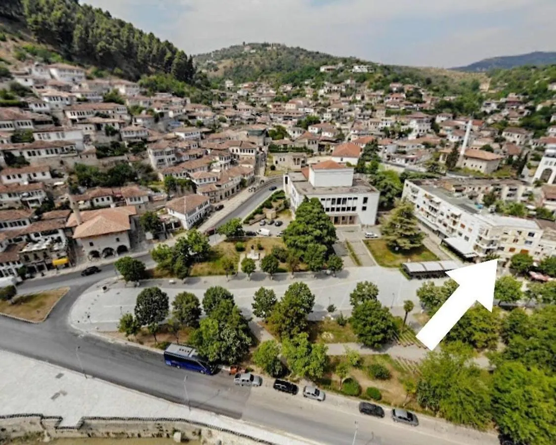 Promenade Apartment In City Centre Berat