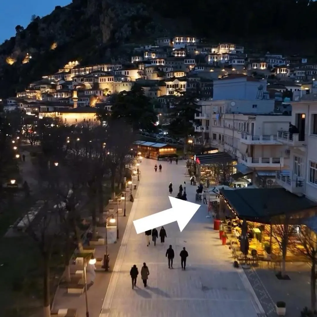 Promenade Apartment In City Centre Berat 0*,