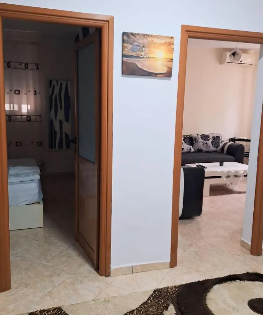 Promenade Apartment In City Centre Berat