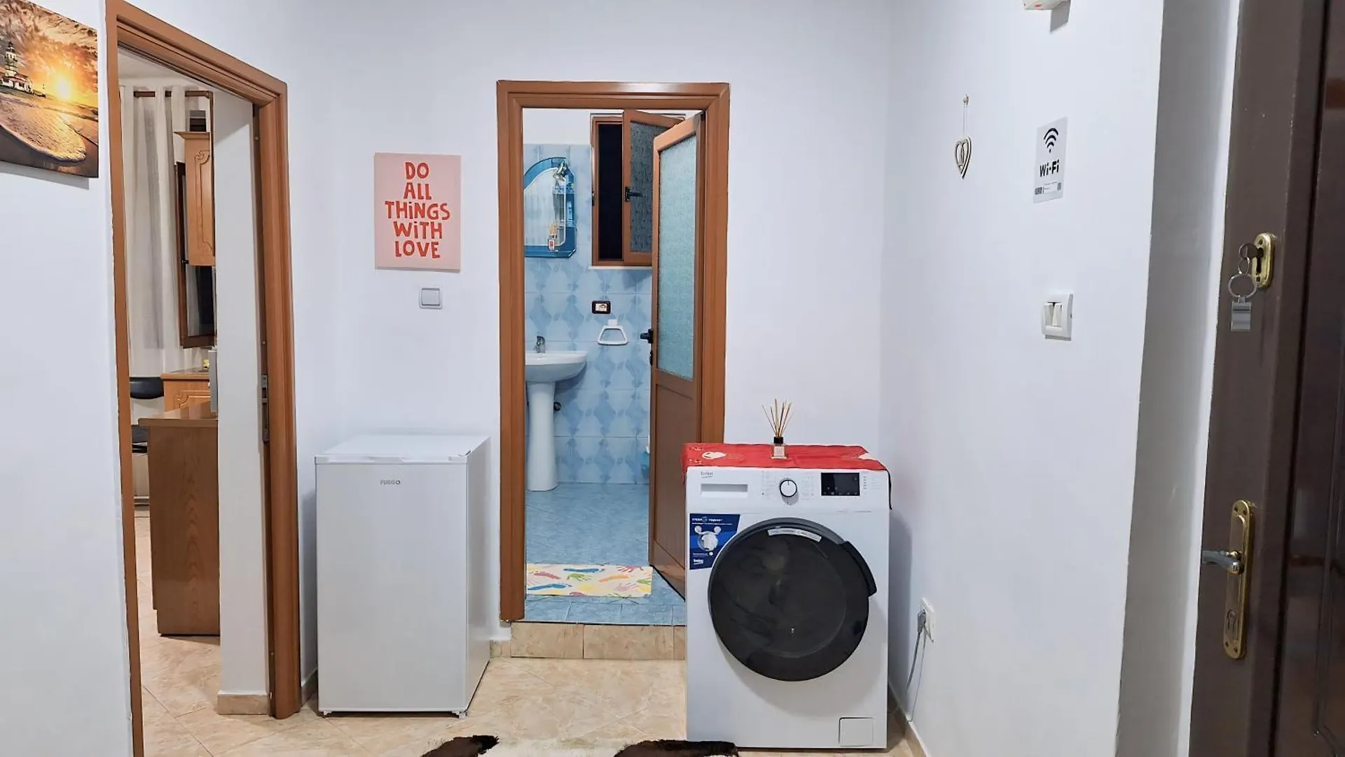Promenade Apartment In City Centre Berat